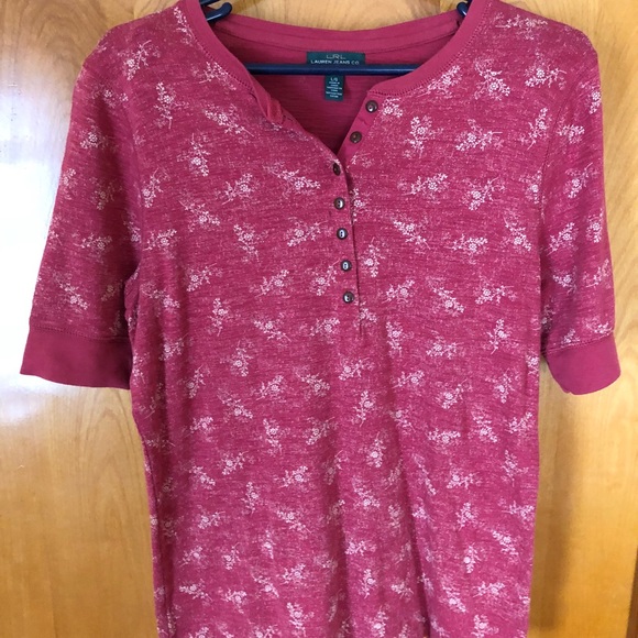 Summer button shirt with 7 small buttons - Picture 1 of 1